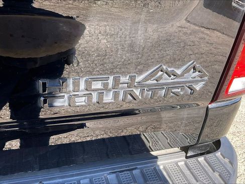 Used 2024 Chevrolet Silverado 2500 High Country w/ High Country Premium Package AWD/4WD image 25