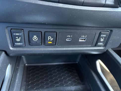 Used 2022 Nissan Frontier SV AWD/4WD image 40