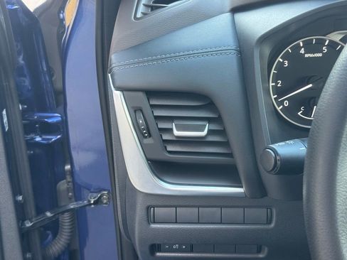 Used 2021 Nissan Rogue S image 28