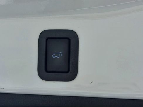 Used 2018 Toyota Highlander Limited Platinum FWD image 32