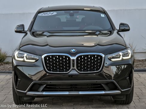 Used 2024 BMW X4 xDrive30i image 3