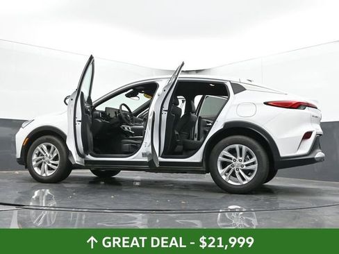 Used 2025 Buick Envista Preferred image 72