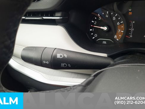 Used 2025 Jeep Compass Limited AWD/4WD image 17