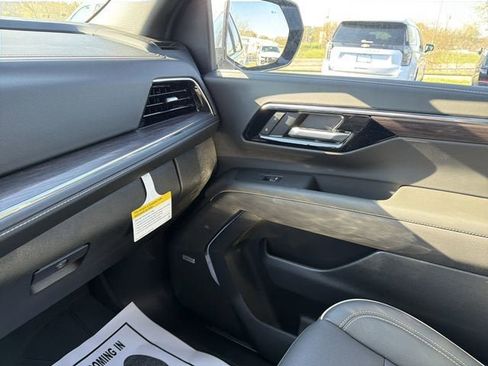 New 2026 Chevrolet Tahoe Premier w/ Sun And Tow Package AWD/4WD image 24