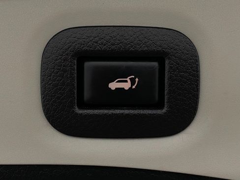 Used 2020 Nissan Rogue SL w/ Premium Package image 6