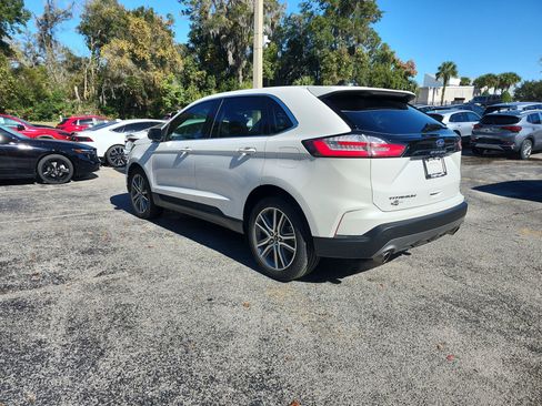 Used 2023 Ford Edge Titanium image 3