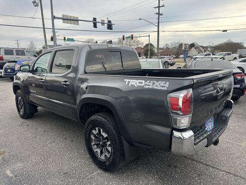 Used 2023 Toyota Tacoma TRD Off-Road image 9