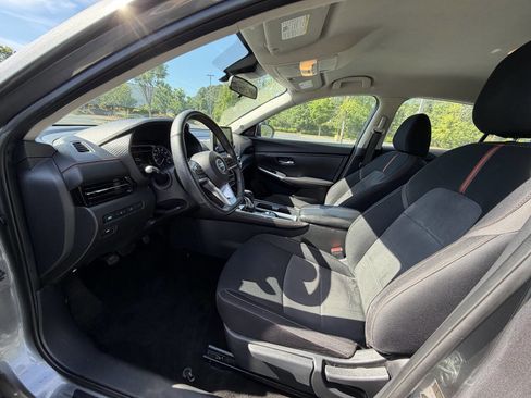 Used 2020 Nissan Sentra SR w/ Lighting Package FWD image 9