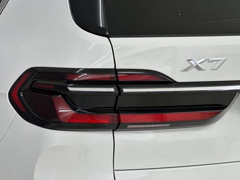 New 2026 BMW X7 xDrive40i w/ Premium Package image 12