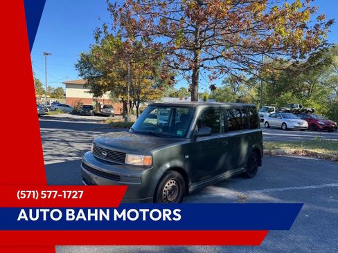 Used 2005 Scion xB image 1