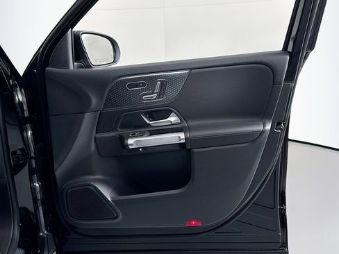 Certified 2025 Mercedes-Benz GLB 250 image 23