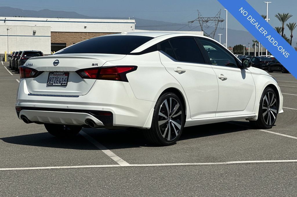 Used 2020 Nissan Altima 2.5 SR w/ Premium Package FWD image 4