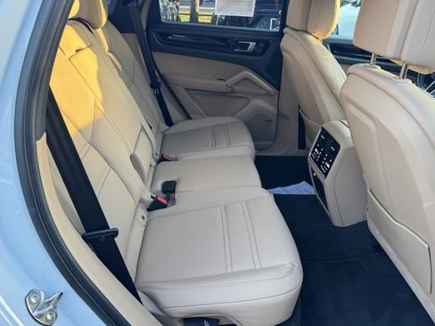 Used 2023 Porsche Cayenne image 30