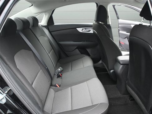 Used 2023 Kia Forte LXS image 13