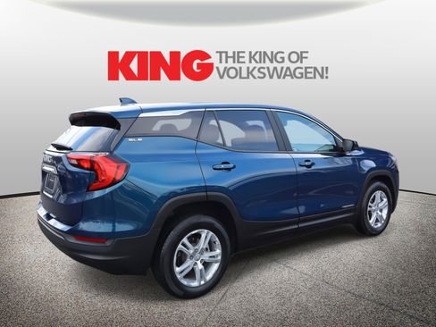 Used 2021 GMC Terrain SLE image 3