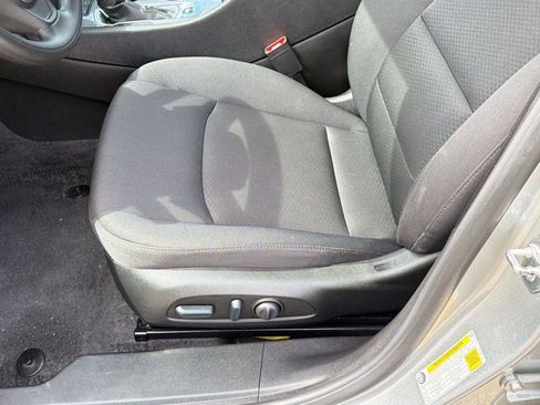Used 2025 Chevrolet Malibu LT image 13