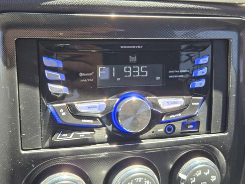 Used 2014 Dodge Challenger SXT RWD image 16
