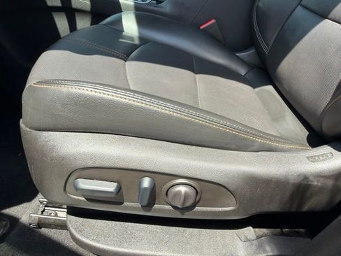 Used 2023 Chevrolet Equinox Premier AWD/4WD image 14