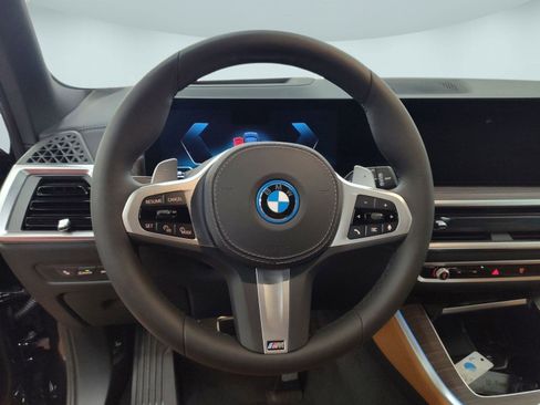 Used 2026 BMW X5 xDrive50e w/ M Sport Package image 15