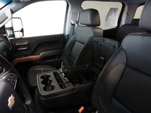 Used 2019 Chevrolet Silverado 2500 LTZ w/ Duramax Plus Package image 21