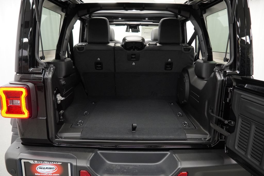 New 2027 Jeep Wrangler Unlimited Rubicon AWD/4WD image 32
