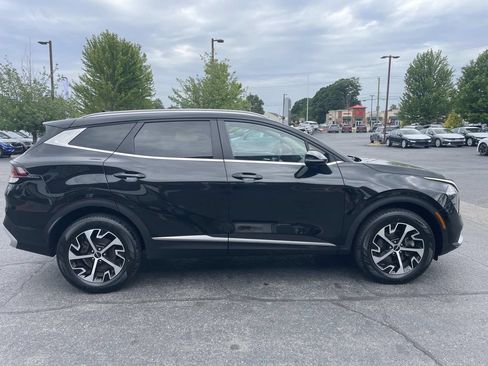 Used 2023 Kia Sportage EX AWD/4WD image 9