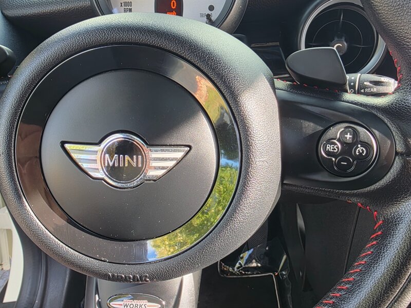 Used 2013 MINI Cooper Hardtop w/ Premium Pkg 2 FWD image 34