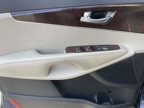 Used 2017 Kia Sorento EX image 12