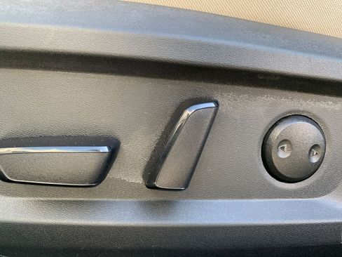 Used 2025 Nissan Rogue SV image 22