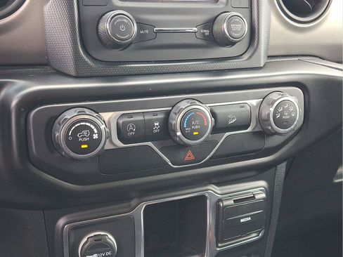 Used 2020 Jeep Wrangler Sport AWD/4WD image 13