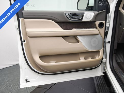 Used 2022 Lincoln Navigator Reserve image 48