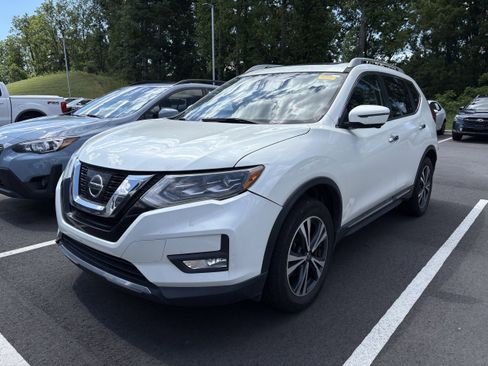 Used 2017 Nissan Rogue SL w/ SL Premium Package AWD/4WD image 3