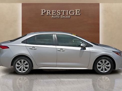 Used 2020 Toyota Corolla LE FWD image 14