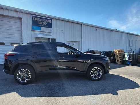 Used 2026 Chevrolet Trax LT image 6