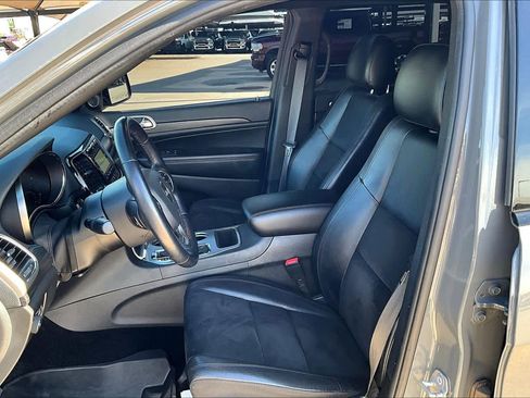 Used 2022 Jeep Grand Cherokee Laredo X RWD image 7