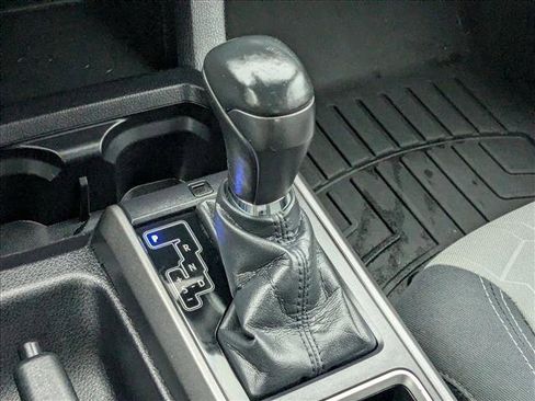 Used 2022 Toyota Tacoma TRD Off-Road image 12