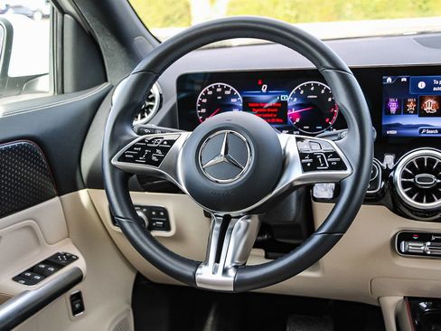 Certified 2025 Mercedes-Benz GLA 250 image 14