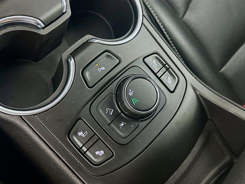 Used 2023 GMC Terrain SLT w/ Tech Package image 24