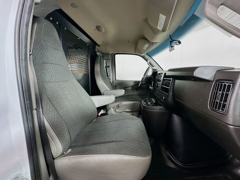Used 2024 GMC Savana 2500 w/ Driver Convenience Package image 25