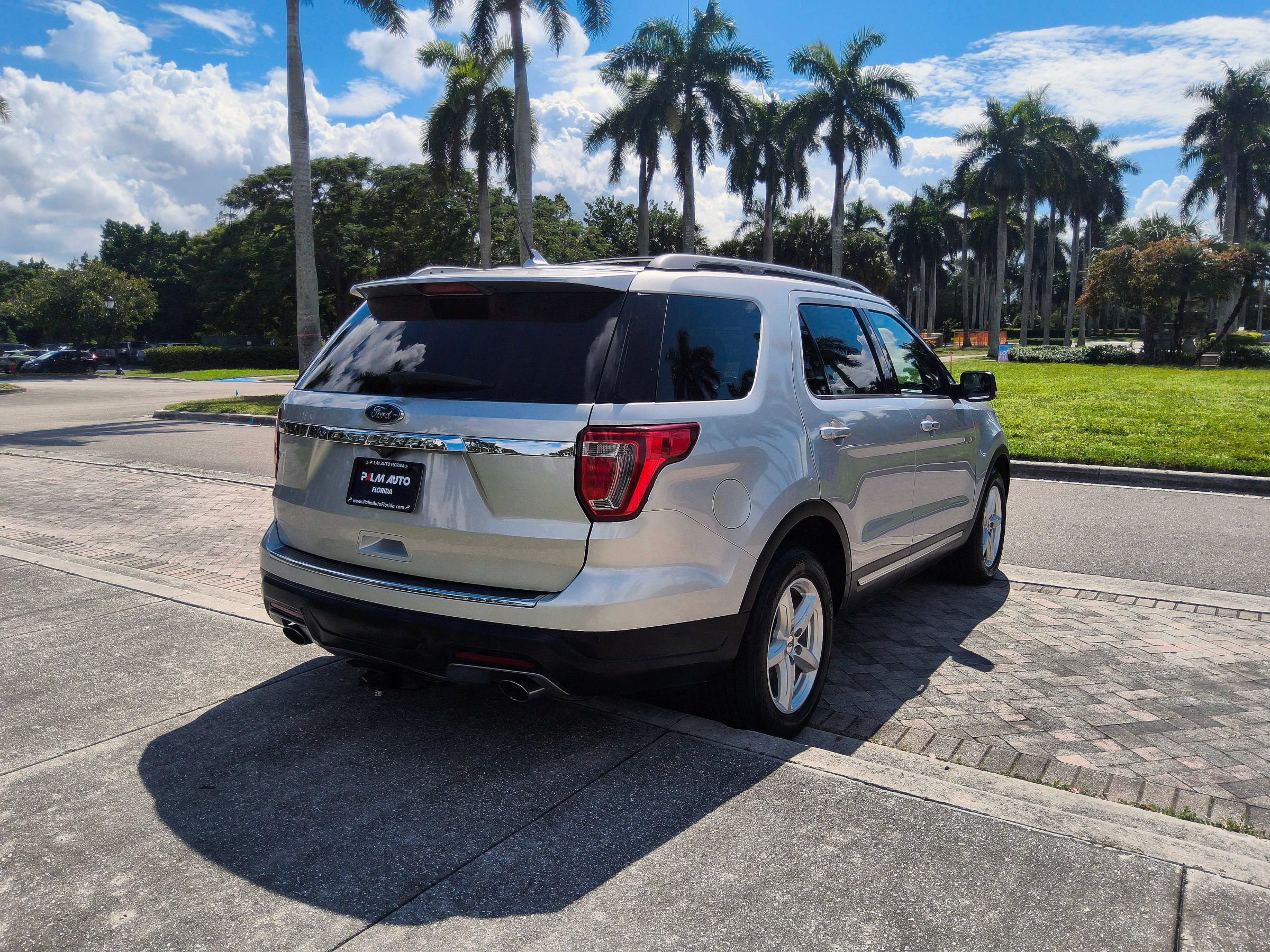 Used 2018 Ford Explorer XLT w/ Equipment Group 201A FWD image 21