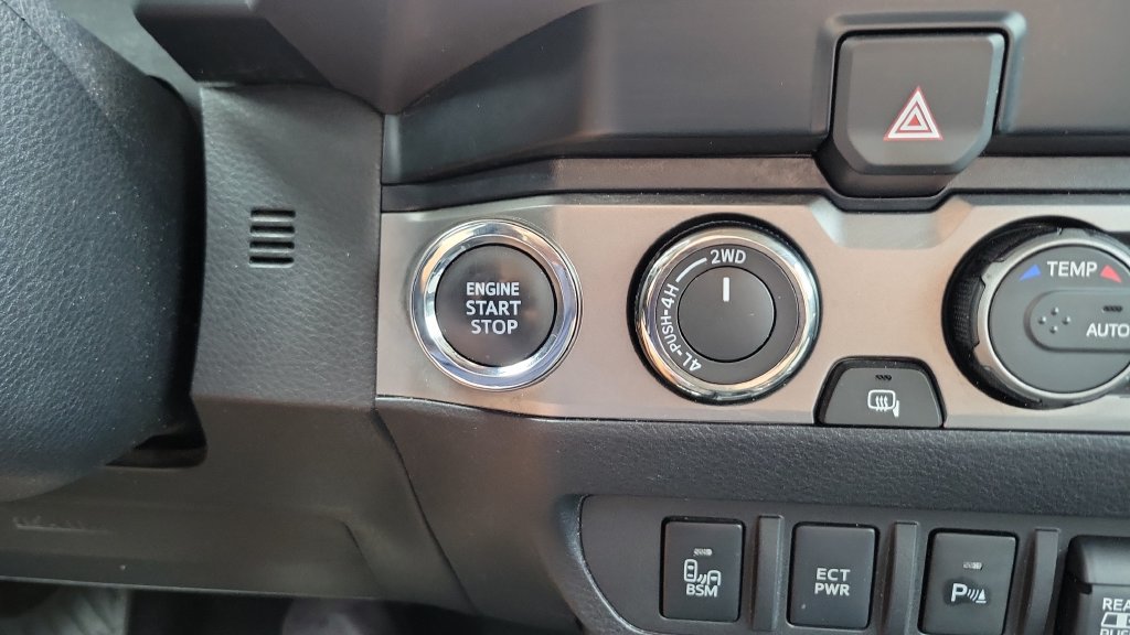 Certified 2023 Toyota Tacoma SR5 AWD/4WD image 23
