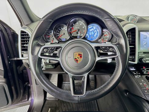 Used 2018 Porsche Cayenne image 11