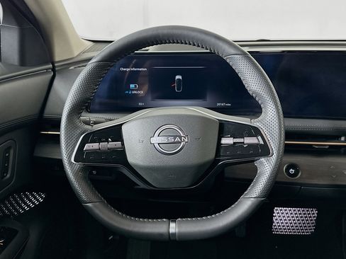 Used 2023 Nissan Ariya AWD image 18