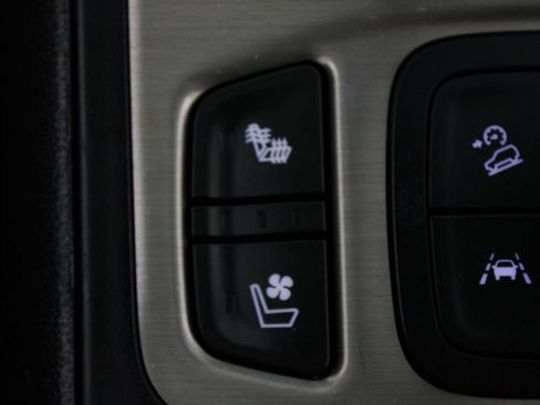 Used 2019 GMC Terrain Denali w/ Advanced Safety Package FWD image 27