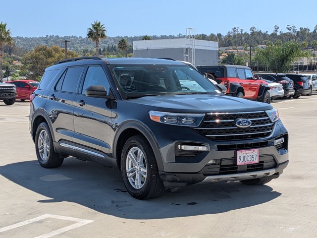 Used 2023 Ford Explorer XLT w/ Equipment Group 202A RWD image 3