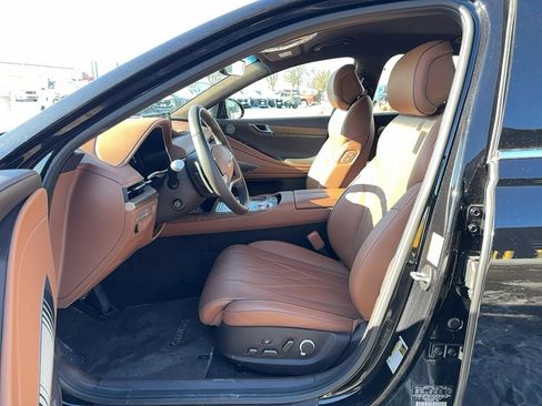 Used 2023 Genesis G80 image 13