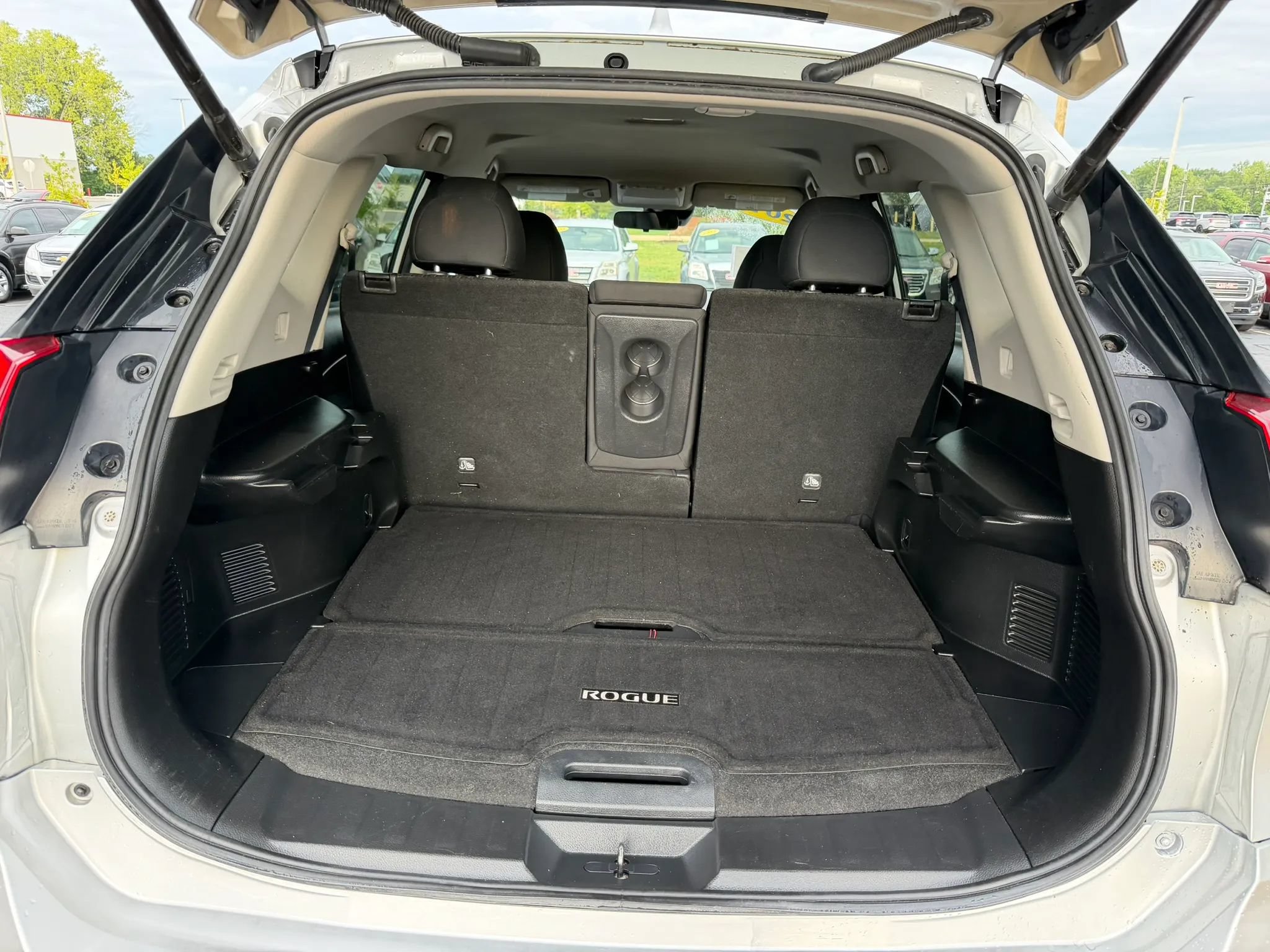 Used 2019 Nissan Rogue SV FWD image 26