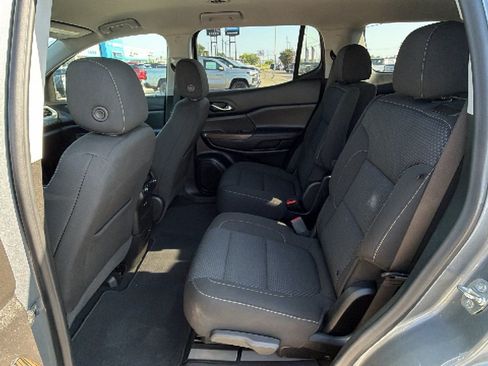 Used 2022 GMC Acadia SLE FWD image 29