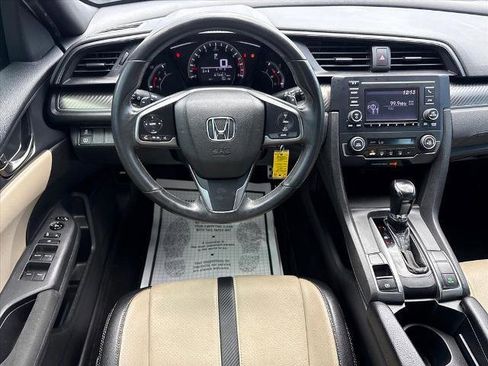 Used 2018 Honda Civic Sport image 6