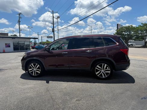 Used 2017 Honda Pilot Touring image 7